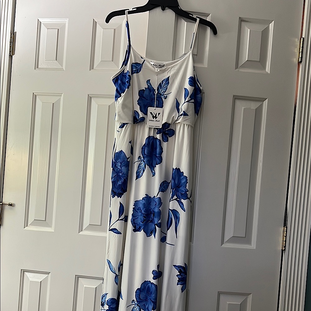 Lovely, comfortable maxi dress by White Mark. Feels soft on skin. NWT